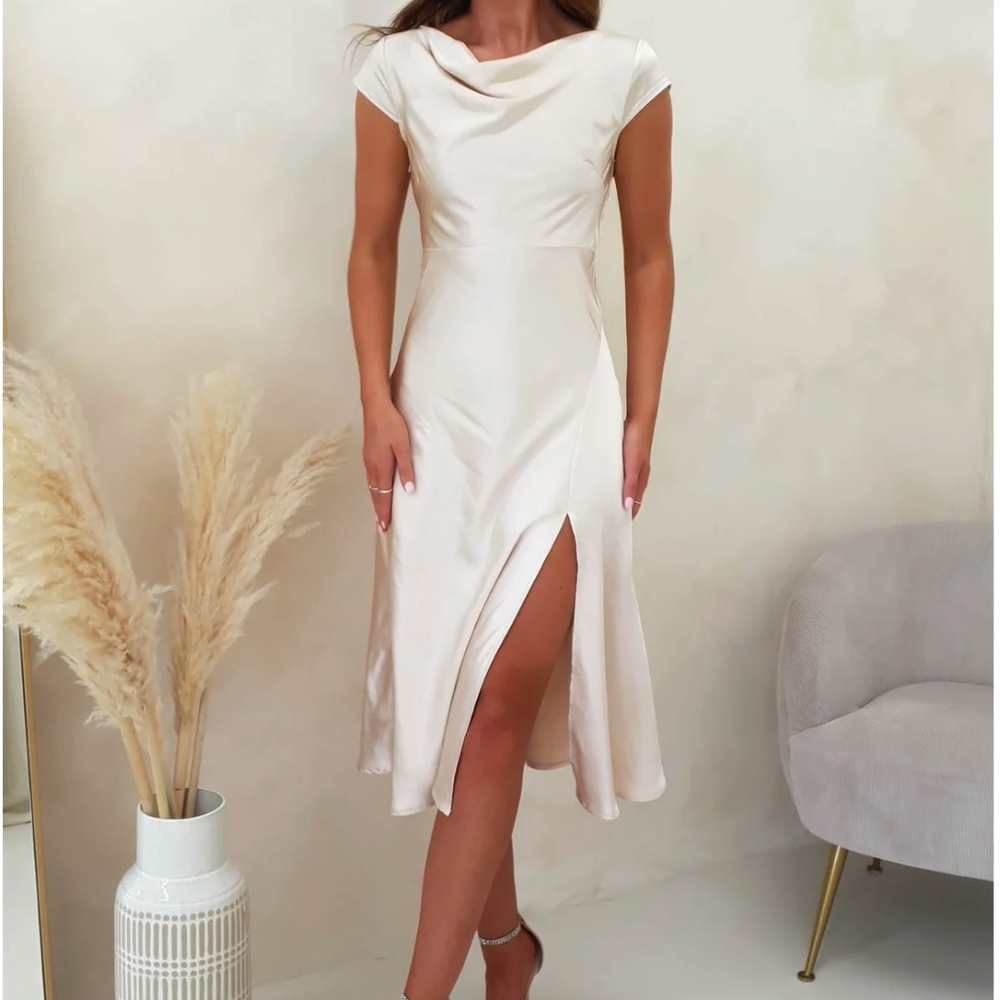NWT - Ranela Twist Back Detail Midi | Champagne
